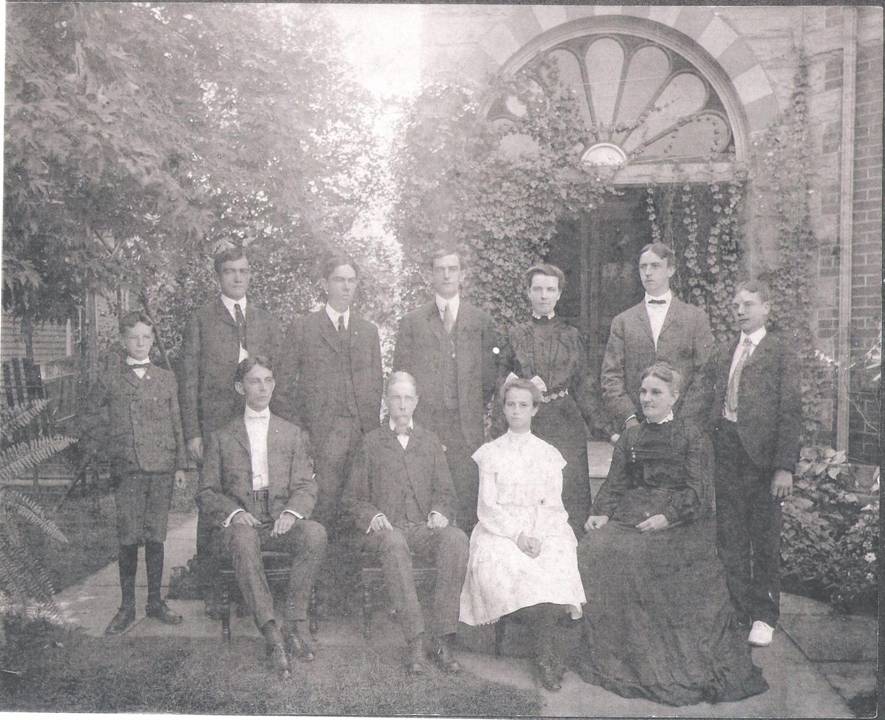 McCown Family Ashland Kentucky ca 1900.JPG