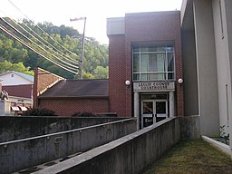 Photo of the Leslie County Courthouse