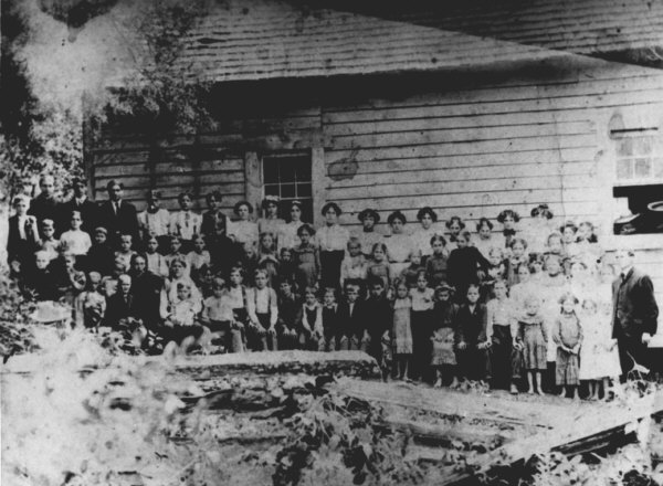 School picture taken in Wayne County 1904